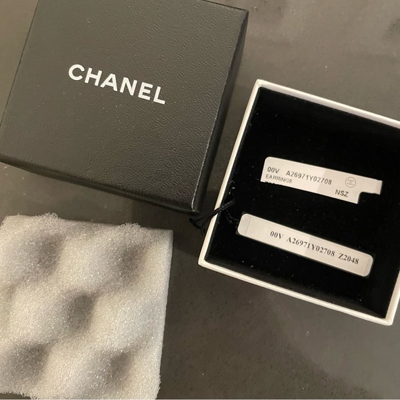 Authentic Chanel CC Faux Pearl Earrings - Picture 9 of 10